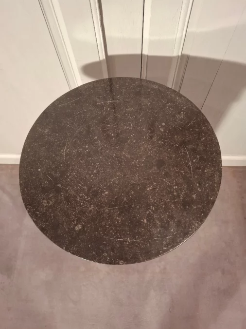 フランス帝国時代のベッドサイドテーブル