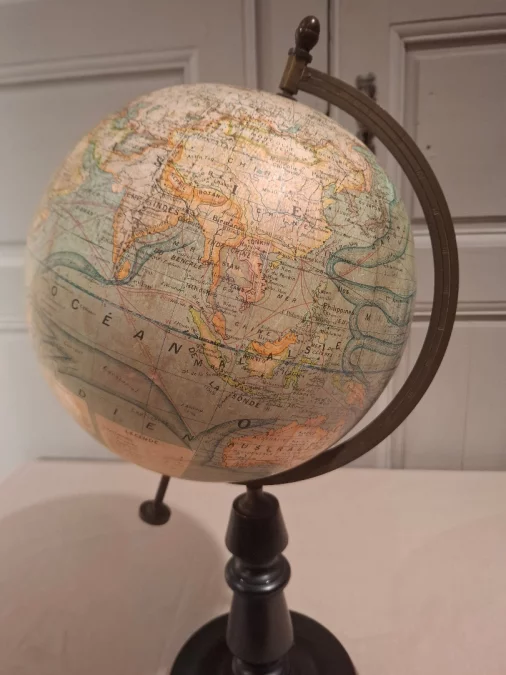 19世紀後半の地球儀