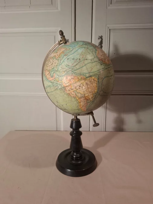 19世紀後半の地球儀