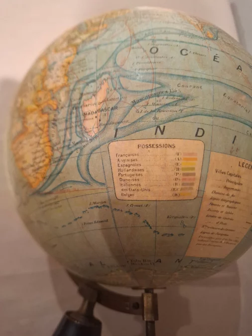 19世紀後半の地球儀