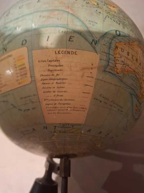 19世紀後半の地球儀