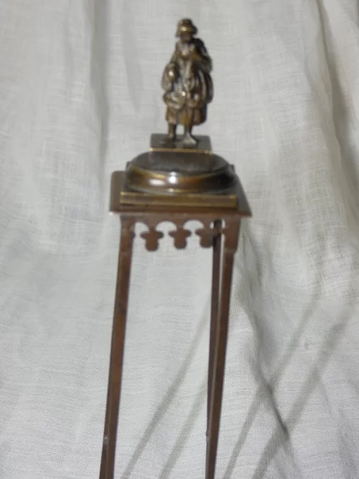 VIENESISCHE BRONZENFIGUR