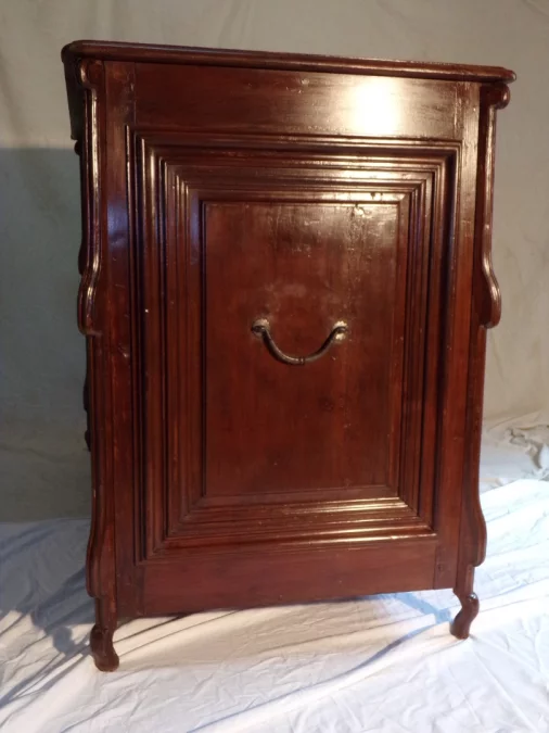 CÓMODA DEL SIGLO XVII