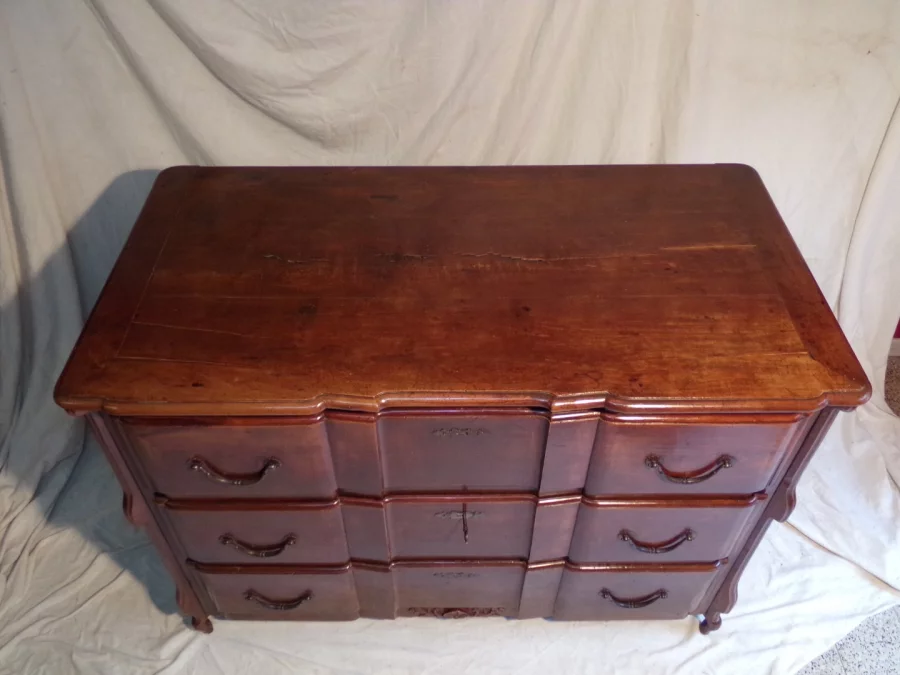 CÓMODA DEL SIGLO XVII