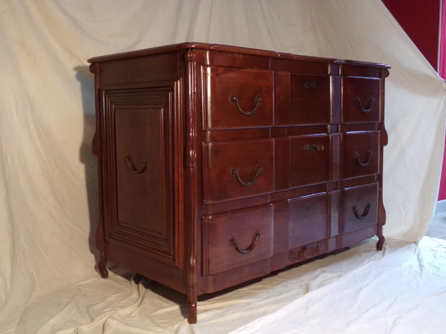 CÓMODA DEL SIGLO XVII