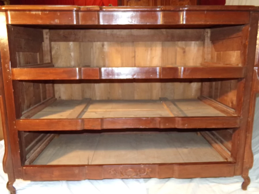 CÓMODA DEL SIGLO XVII