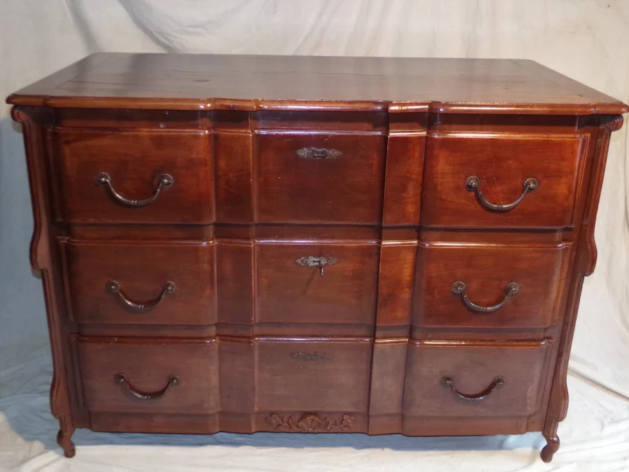 CÓMODA DEL SIGLO XVII