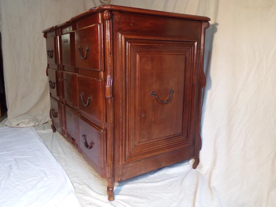 CÓMODA DEL SIGLO XVII