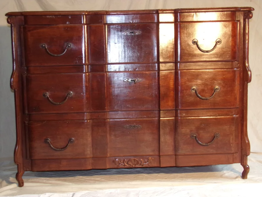 CÓMODA DEL SIGLO XVII