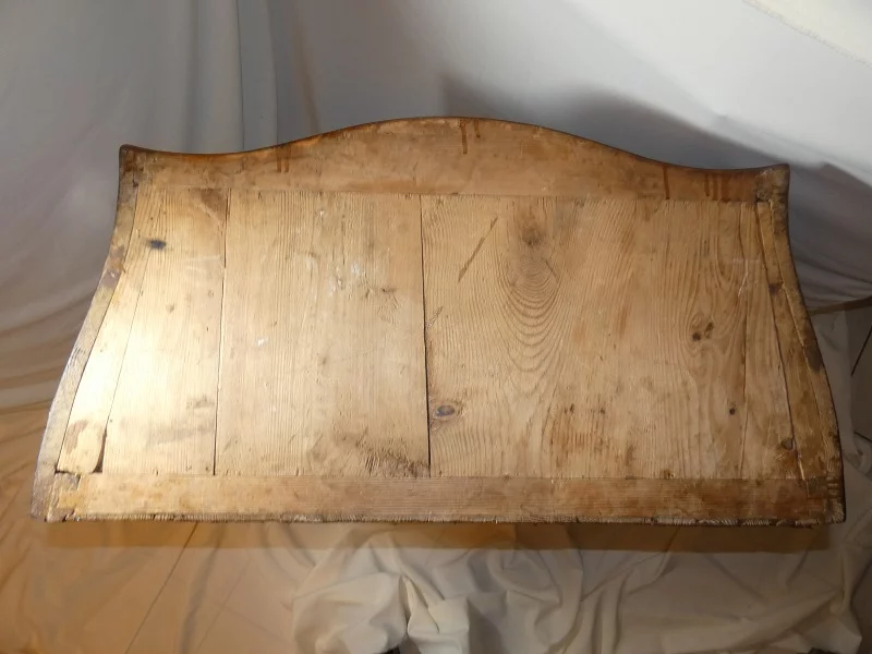 路易十五时期抽屉柜