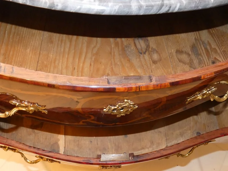 路易十五时期抽屉柜