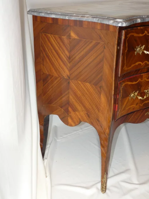 路易十五时期抽屉柜