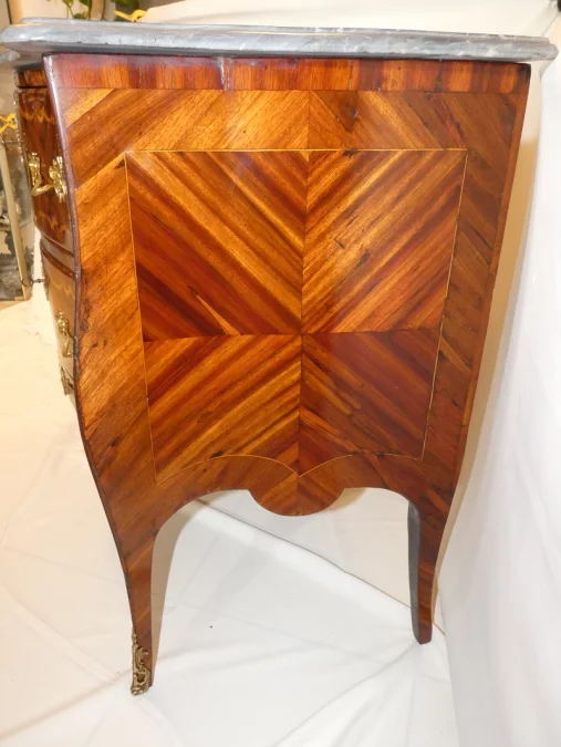 路易十五时期抽屉柜