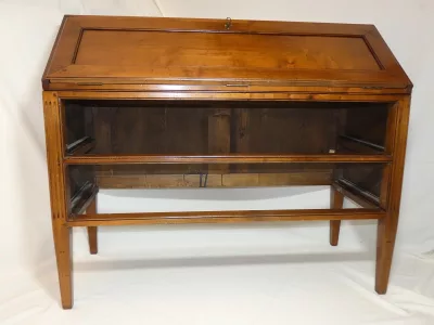 BÜRO IM LOUIS XVI-STIL