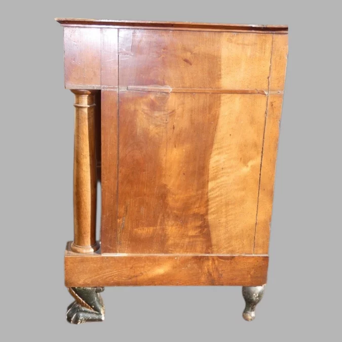 Kommode aus der Zeit des Französischen Kaiserreichs