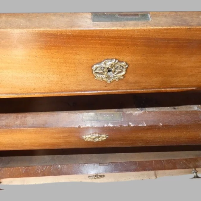 Kommode aus der Zeit des Französischen Kaiserreichs