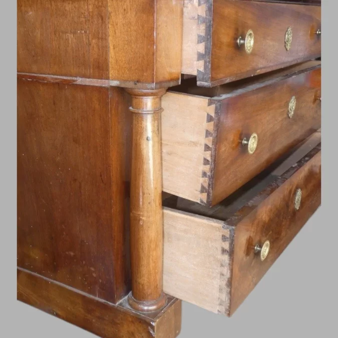 Kommode aus der Zeit des Französischen Kaiserreichs