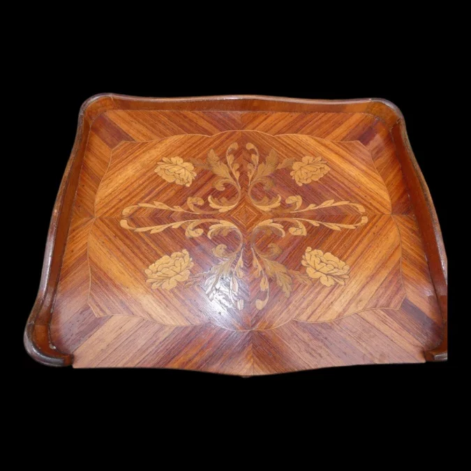 Paire de tables de chevet de style Louis XV début 20ème en marqueterie