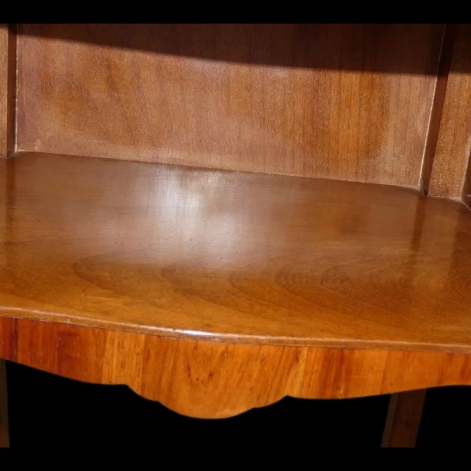 Paire de tables de chevet de style Louis XV début 20ème en marqueterie