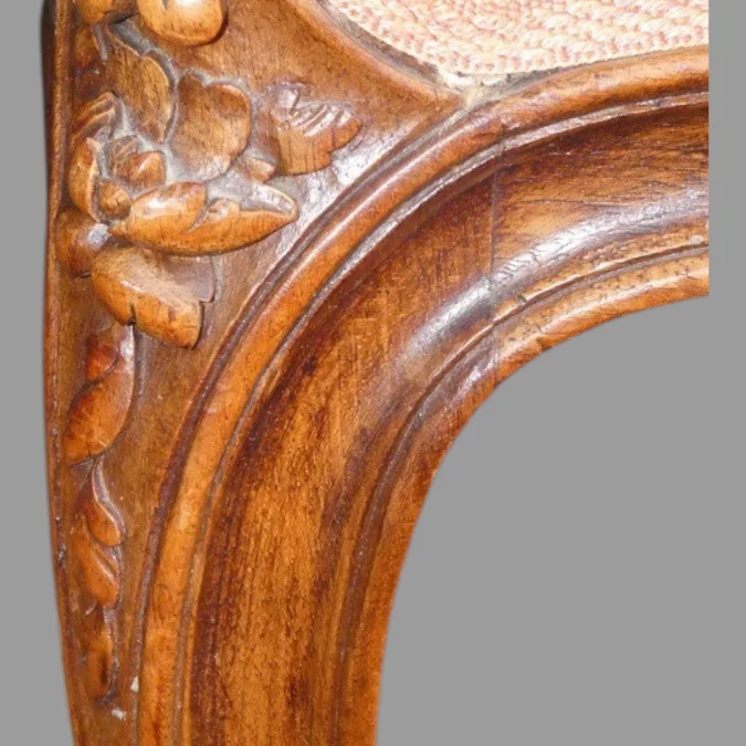 Fauteuil de bureau de style Louis XV en noyer 19ème