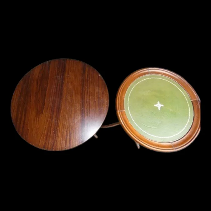 PAAR BEISTELLTISCHE IM VICTORIANISCHEN STIL