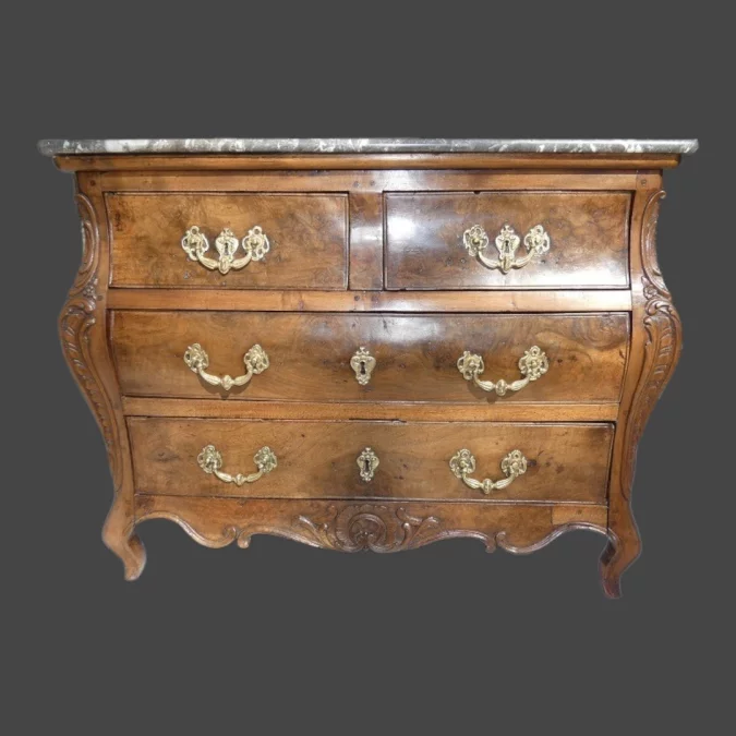 Commode tombeau Régence en noyer -Sud de la France - Provence début 18ème