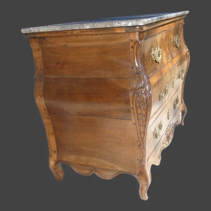 Commode tombeau Régence en noyer -Sud de la France - Provence début 18ème