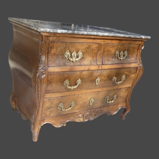 Commode tombeau Régence en noyer -Sud de la France - Provence début 18ème