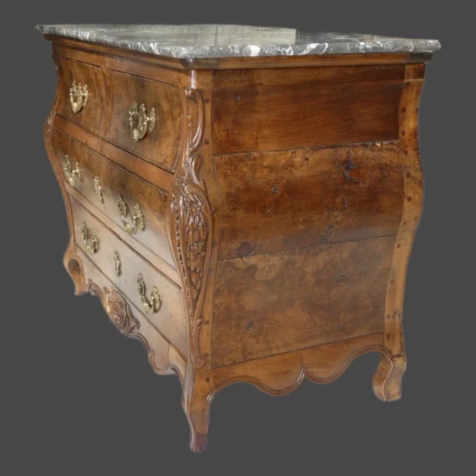 Commode tombeau Régence en noyer -Sud de la France - Provence début 18ème