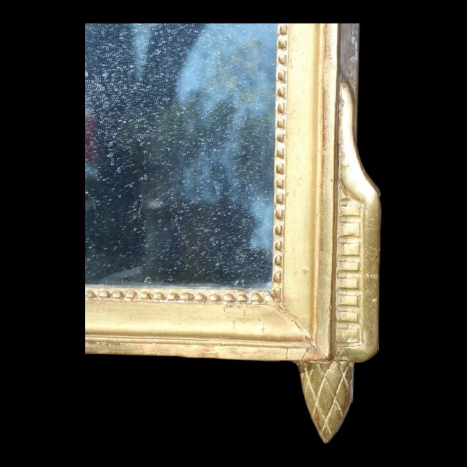 Miroir en bois de tilleul sculpté et doré d'époque Louis XVI 18ème PROVENCE