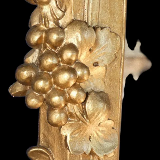 Miroir de boiserie "aux perroquets" en bois sculpté et laqué de style Louis XV