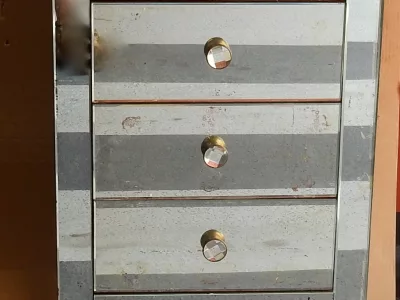 1940/50 ′ Art Deco Vintage Mirror Cabinet 5 Drawers 6 Glass Handles 50 X 39 cm