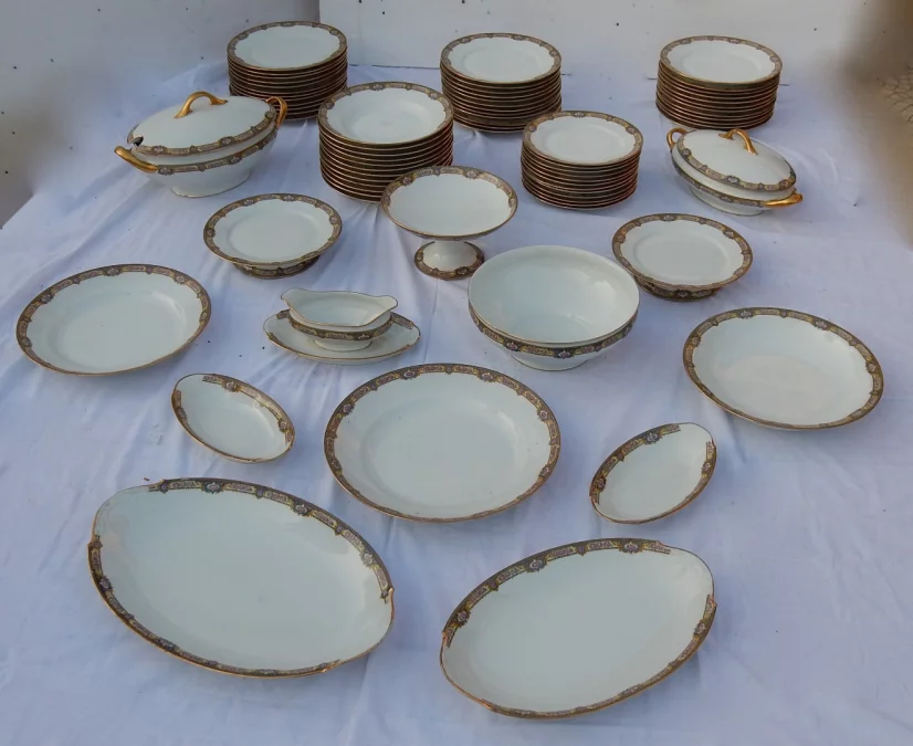 1924′ Limoges Service 73 Pieces F Legrand 1924