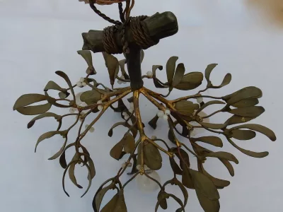 1900′ Mistletoe Ball Chandelier in Bronze Art Nouveau with 3 Lamps 40 x 45 cm Tulip-Shaped Sockets