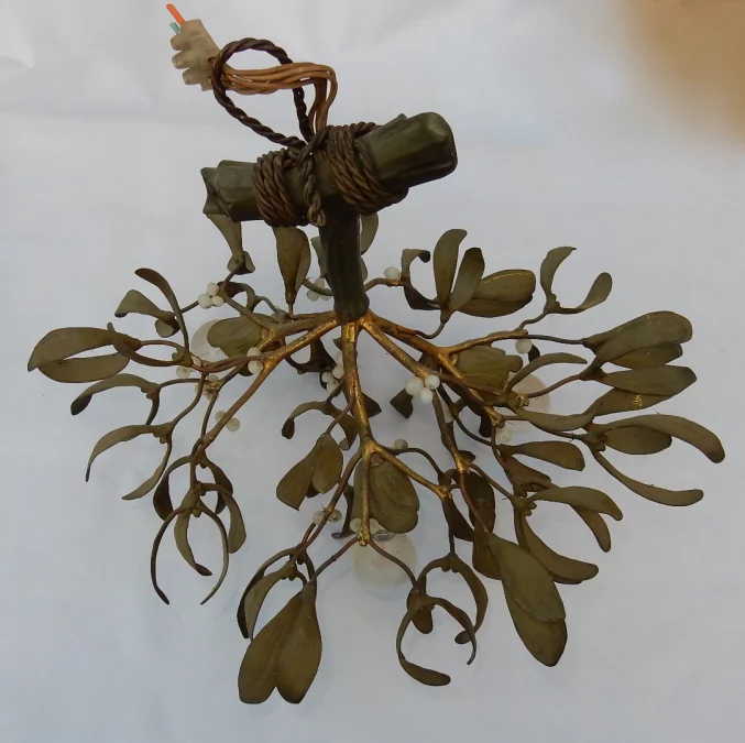 1900′ Mistletoe Ball Chandelier in Bronze Art Nouveau with 3 Lamps 40 x 45 cm Tulip-Shaped Sockets