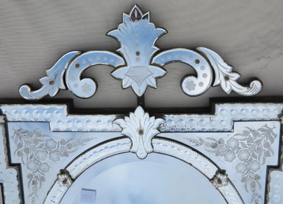 Venice Mirror with Overhanging Corners and Tain Mercure Pediment with Engraved Flowers and Mounting Supports