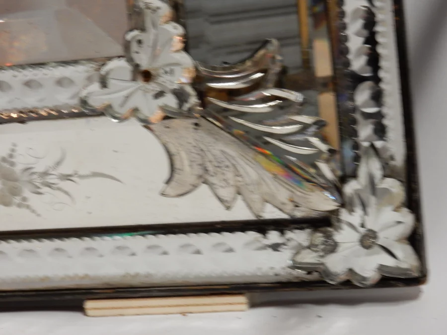 1850′ Venetian Mirror Style LXIV Floral Decor