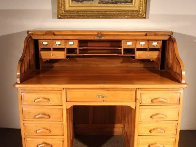 ROLLTOP-SCHREIBTISCH