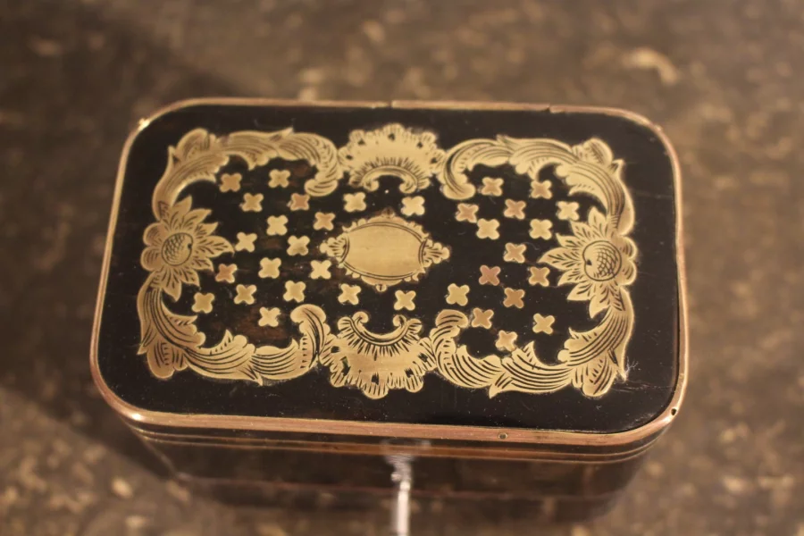 Boîte à parfum musicale