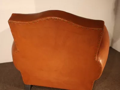 一对皮质扶手椅