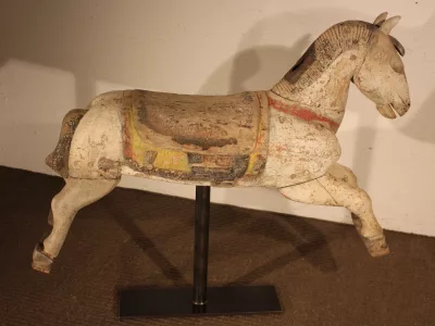 旋转木马上的马