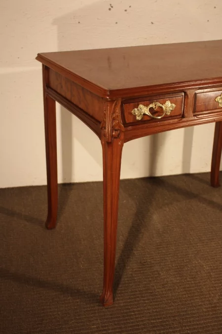 Schreibtisch im Jugendstil