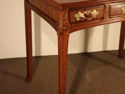 新艺术风格时期书桌