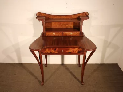 新艺术风格时期书桌