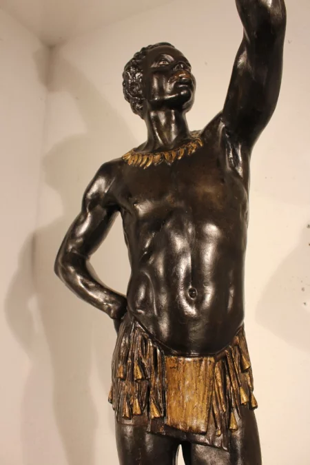 Africain en torchère