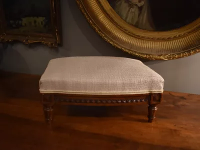 Tabouret de pieds en noyer