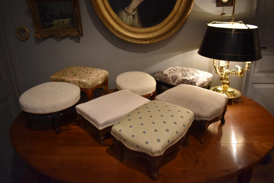 Tabouret de pieds en noyer