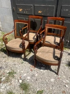 Suite de quatre fauteuils d'époque Restauration