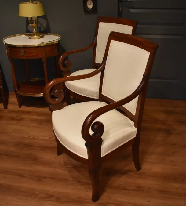 Suite de quatre fauteuils d'époque Restauration