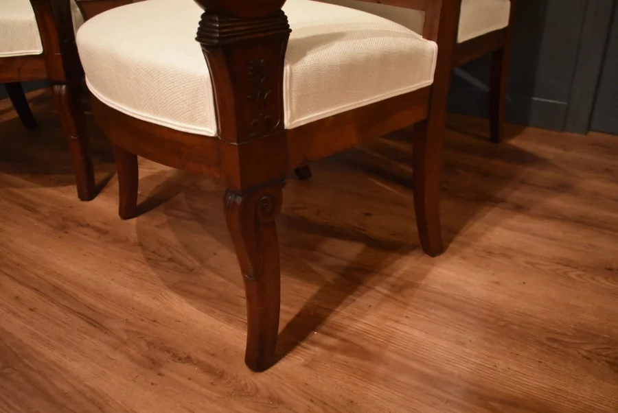 Suite de quatre fauteuils d'époque Restauration